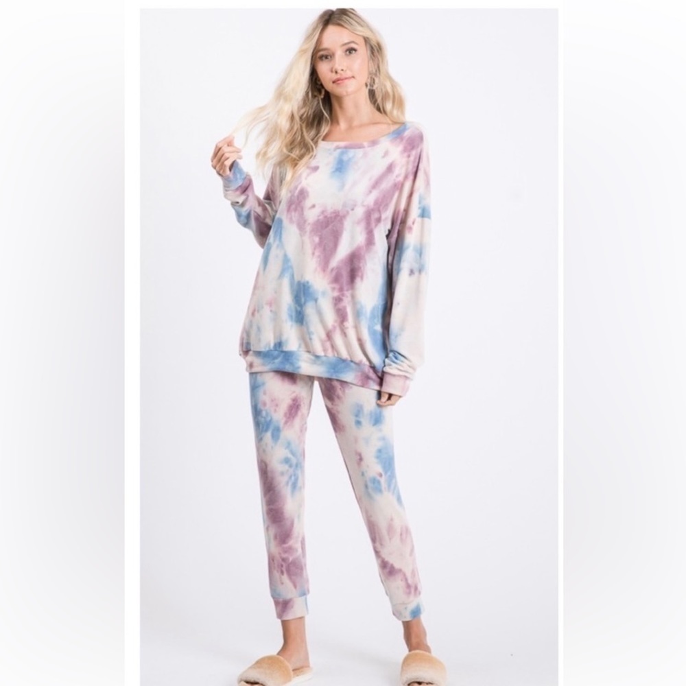 New trendy comfy tie dye sweatsuit